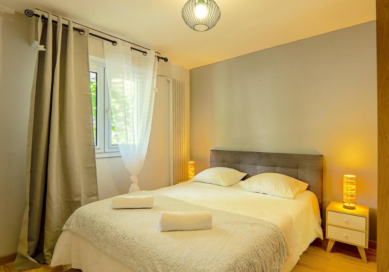 100 Geneve Joli T2 Avec Place De Parking Privee Annecy Exterior photo